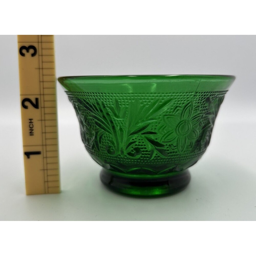 Vintage Emerald Green Pressed Glass Berry Dessert Bowls Floral Set of 2 - Picture 8 of 9